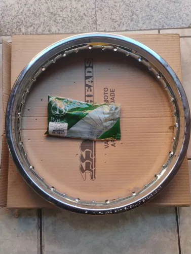 Vendo 1 Par de Aros Originais Crosser