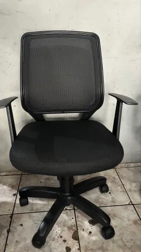 Cadeira Giratória de Telinha