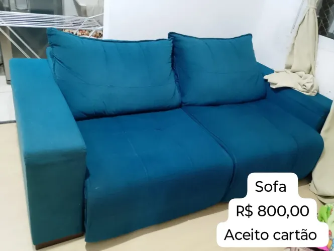Sofa retrátil, mesa com 4 cadeiras ,guarda roupas casal e mais algumas coisas