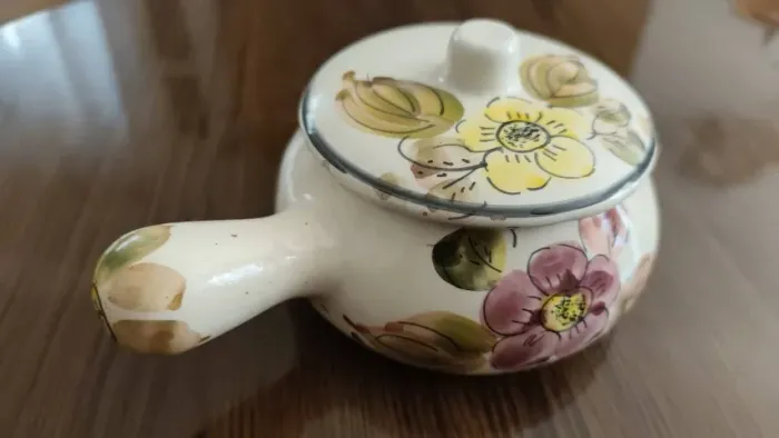 Mini Caçarola Decorativa em Cerâmica Pintada à Mão - Estilo Floral Retrô