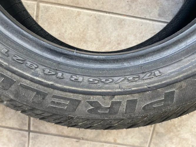 Par Pneu Pirelli P4 175/65/14 novos Fit 