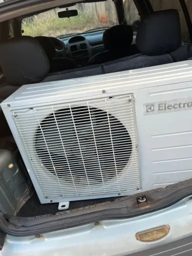 Ar-condicionado Split Electrolux 9.000 BTUs 220V Completo