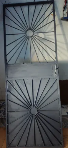 Porta de ferro