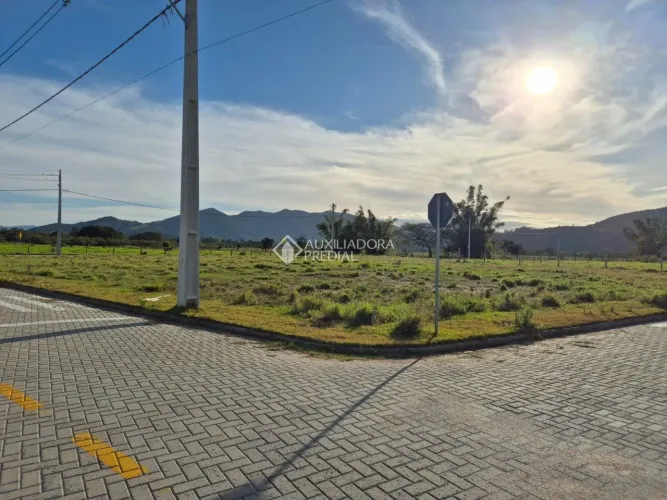TERRENO À VENDA EM GAROPABA