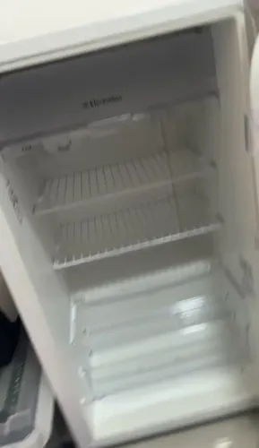 Frigobar eletrolux