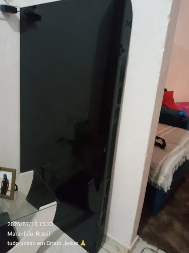 Vendo essa tv pra retirar peças por 120