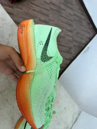 ZOOMX VAPORFLY NEXT%3 USADO APENAS 1X