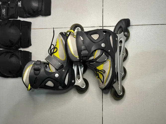 Patins Inline JJ Jones Regulável - Pouco Usado
