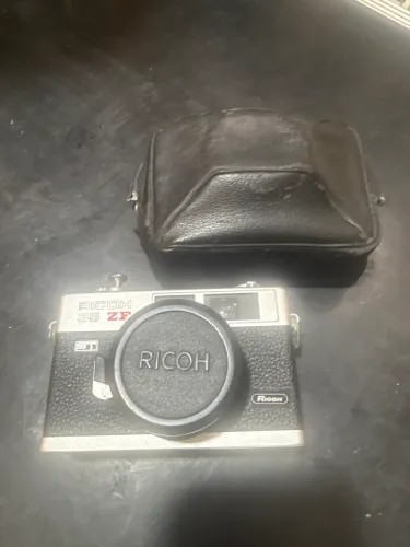Câmera fotográfica ricoh 35 ZF