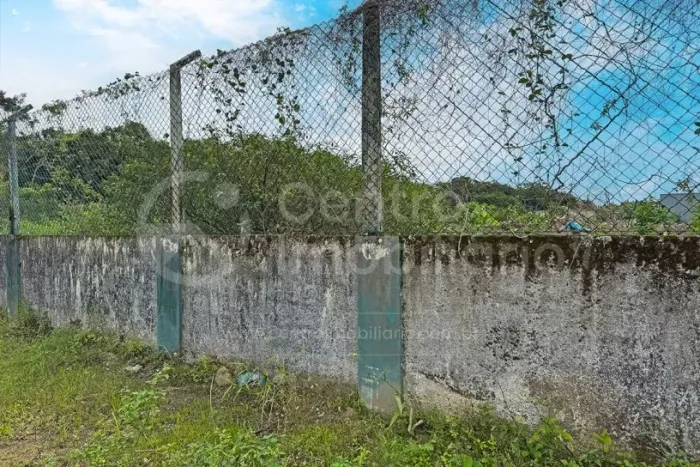 TERRENO à venda em Peruíbe, no bairro Balneario Sao Joao Batista