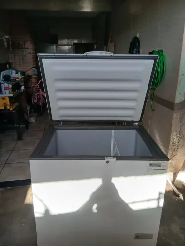 Freezer Balcão 220v