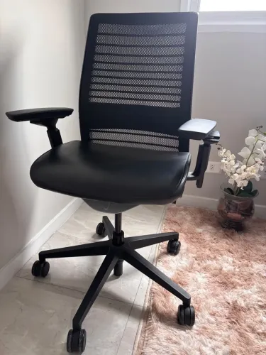 Cadeira de Escritório Ergonômica Steelcase Think V2