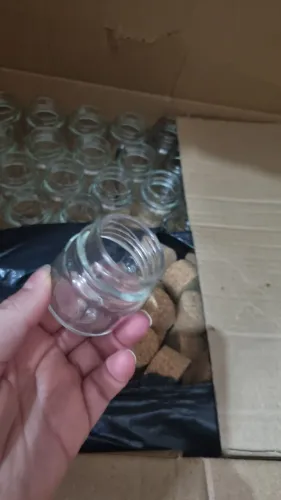 Potes de 40 ml com rolha (contém 90 unidades)