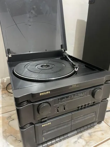 Toca fitas Philips AS125 3 em 1 ? Rádio, CD com caixa acústica