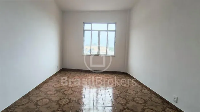 Apartamento à venda 2 quartos em Madureira com dependência e elevador