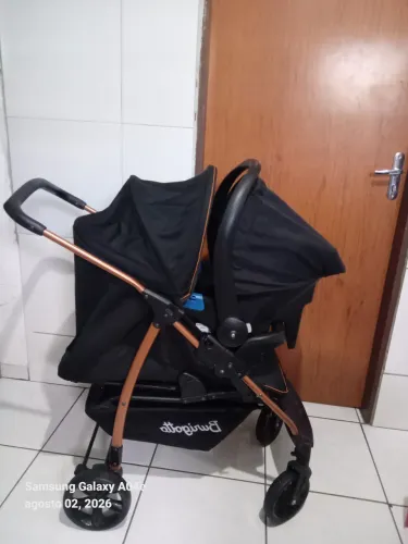 Carrinho de bebê burigotto e bb conforto semi Novos unissex 