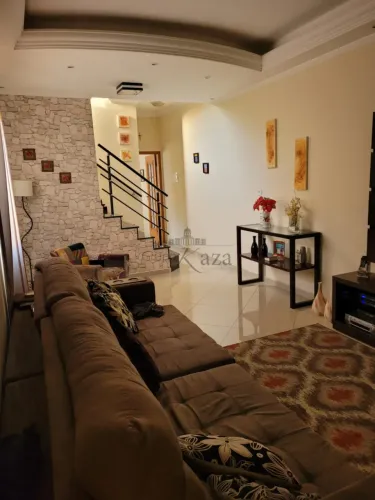 Casa Sobrado - Jardim Oriente - 3 Dormitórios - 145m².