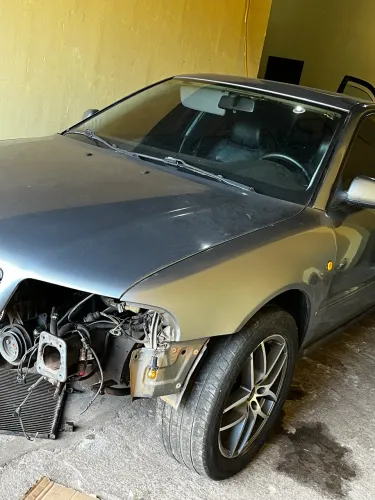 Audi A4 ano 2000 para retirada de peças