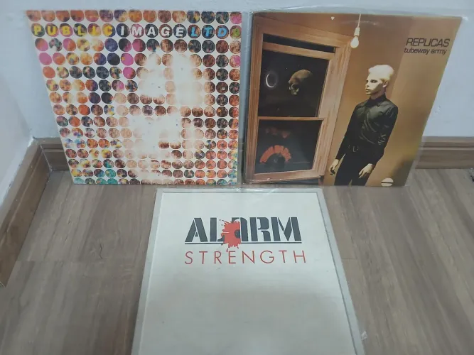 Discos vinil Tubeway Army Public image e Alarm