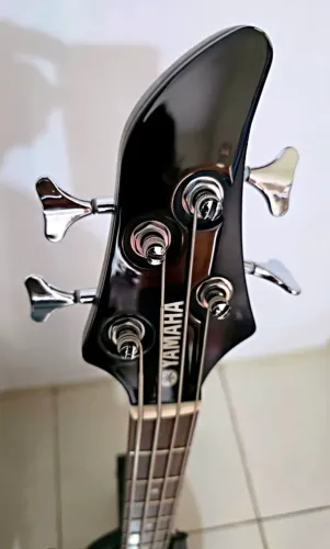 BAIXO YAMAHA