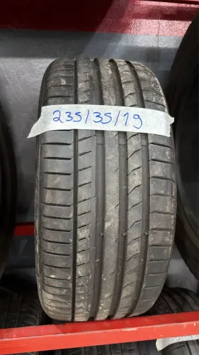Pneu 235/35/19 marca Continental Seminovo