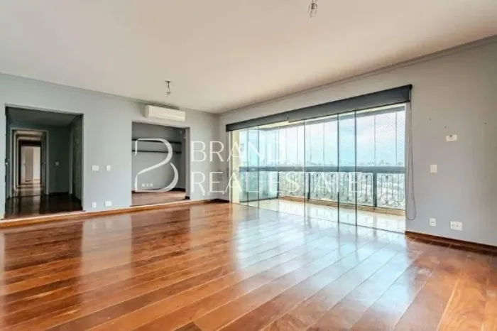 Apartamento com 213 m², 3 quartos sendo 1 suíte à venda no bairro Higienópolis.
