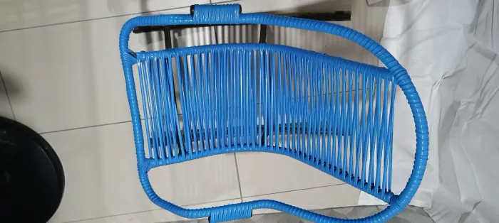 Cadeira macarrão pequena