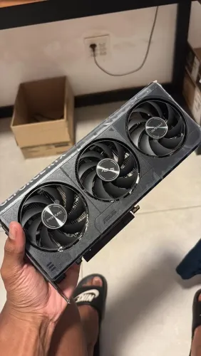 Placa de vídeo Asus Tuf Gaming Geforce Rtx 5060 Oc 8gb