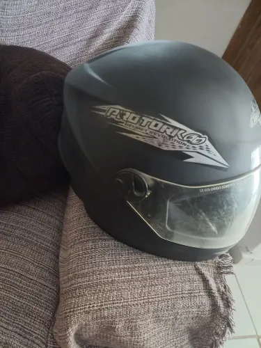Vendo  capacete protork tamanho 58 higienizado  forrando  e retocado a pintura  95,00