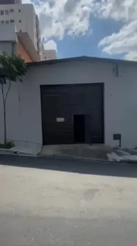 Galpão na Rua Clara Camarão, 160 300 m²