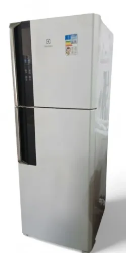 Geladeira Electrolux novíssima 474L