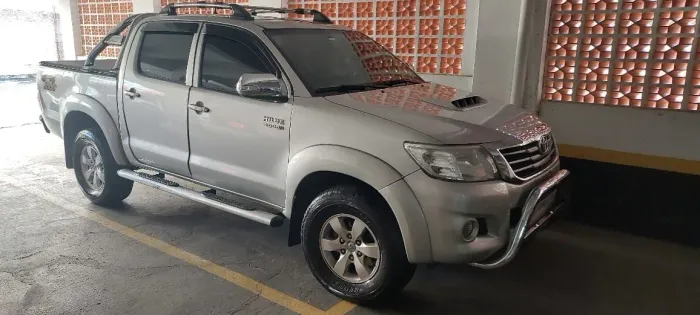 Toyota Hilux CD SRV D4-d 4X4 3.0 TDI Diesel AUT 2013