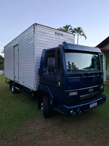 Caminhão cargo Ford 816 . Aceitamos qualquer proposta.