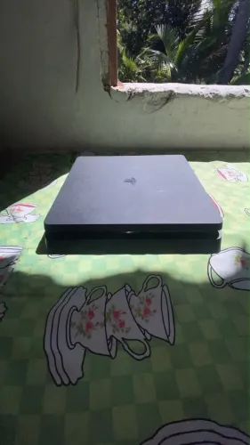 Ps4 islim 1tb 3 controles