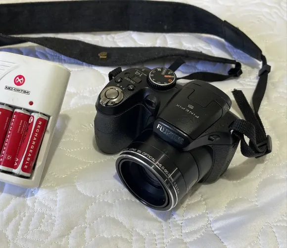 Fujifilm Finepix S2940 + acessórios