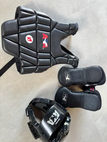Equipamento ATA Taekwondo