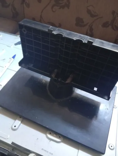 Base pedestal dá tv Panasonic TC-L32B6B