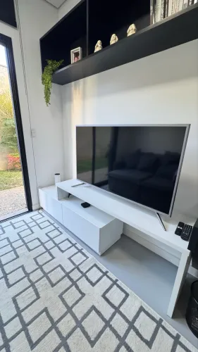 Rack Extensível Branco - Quarto, sala ou escritório