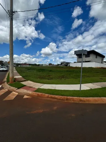 Lote - Cond. ParqVille Quaresmeiras - Trindade