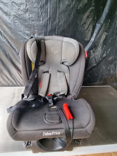 Cadeirinha para carro grupo 3 até 36 kg marca FisherPrice semi nova