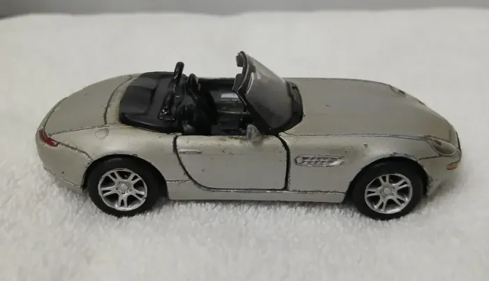 Carro de ferro miniatura BMW Z8, conversível, prata, Maisto, usado