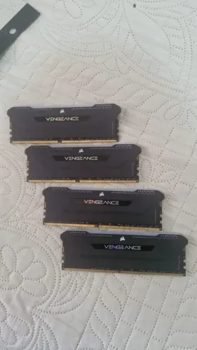 Memória 16 GB corsair