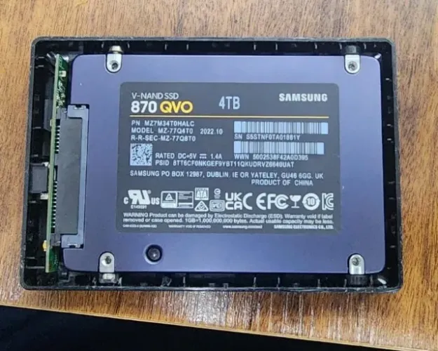 Samsung V-NAND SSD 870 QVO - 4TB