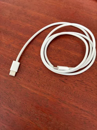 (Novo) Cabo Apple USB-C p/ USB-C 60W [1M] Original (veio no iphone 16e)