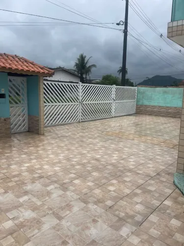 CASA À VENDA EM MONGAGUÁ - LITORAL SUL DE SP