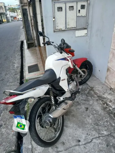 Titan 150 2014 em dias 