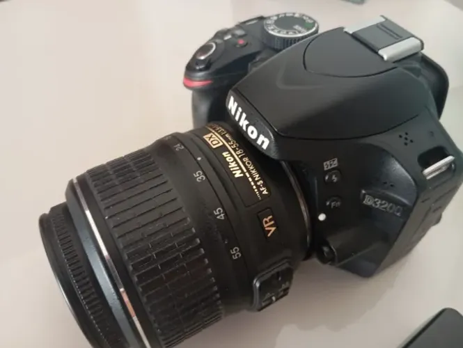 Nikon D3200 + Lente 18-55mm | Estado de Nova - Pouquíssimo Uso!