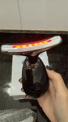 Aparelho Facial Rejuvenescedor com Luz LED e EMS ES-1081 Recarregável