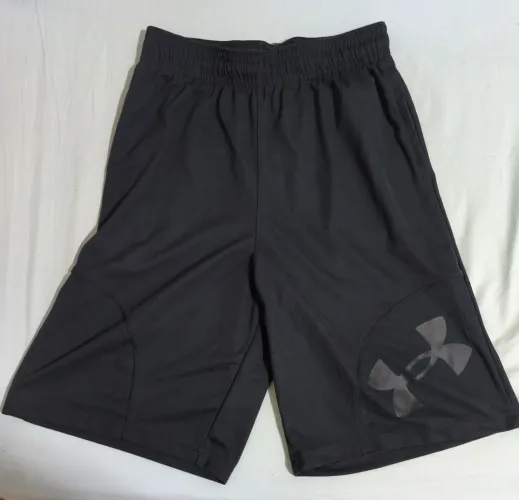 Bermuda Under Armour Loose Masculina Preta - Tamanho P