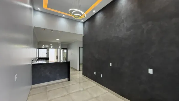 Casa à venda em Rio Verde com churrasqueira, armários embutidos, 3 quartos e acabamento mo